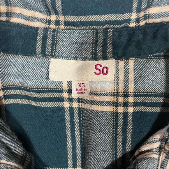 SO Juniors’ Button Front Flannel Top. Size XS. Green, Cream, White. 100% Cotton - Picture 7 of 10
